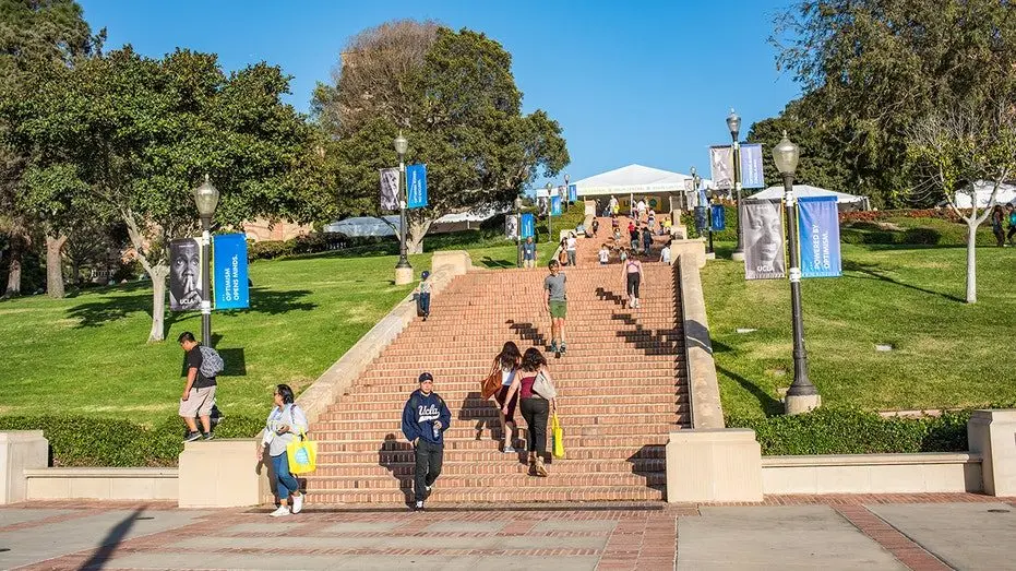 ucla-steps976084