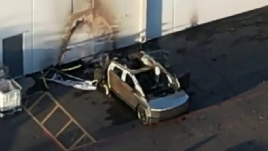 cybertruck-fire-at-arizona-tesla-dealership-as-investigators-arrest-arson-suspect-1648807