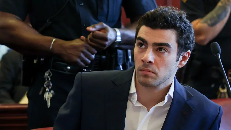 luigi-mangione-glares-in-court714015