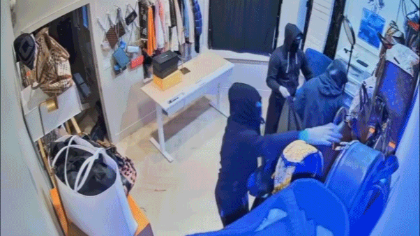 california-robbery-luxury-store-newport-beach_04120217