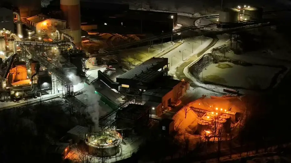 smoke-pa-metal-factory-explosion-aerial-view545238