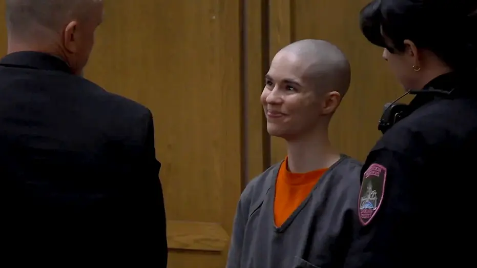alyssa-bradburn-smiling-court-murder-trial366843