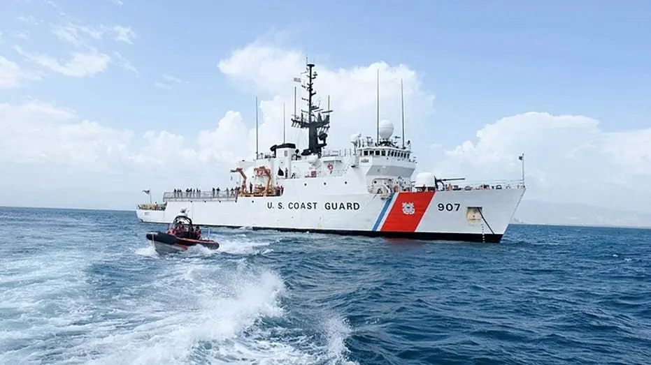 coast-guard-cutter-escanaba493529