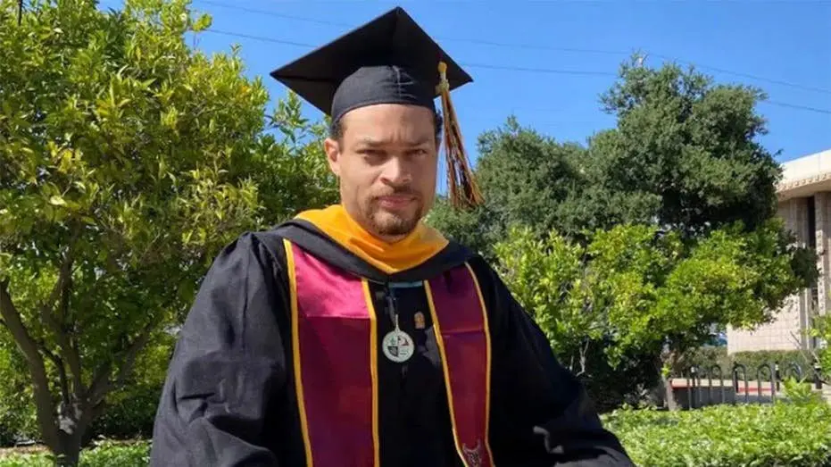 cole-allen-graduation330777