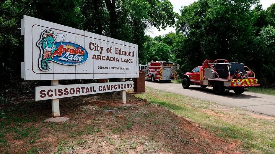 edmond-fire-crews-scissortail-campground-fox-news-001276418