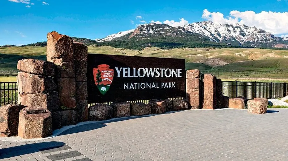 yellowstone-national-park-north-entrance-fox-news-001418818