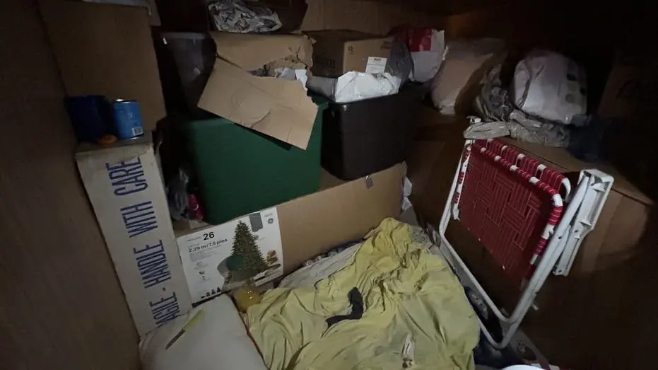 stranger-living-in-basement-04-scaled369270