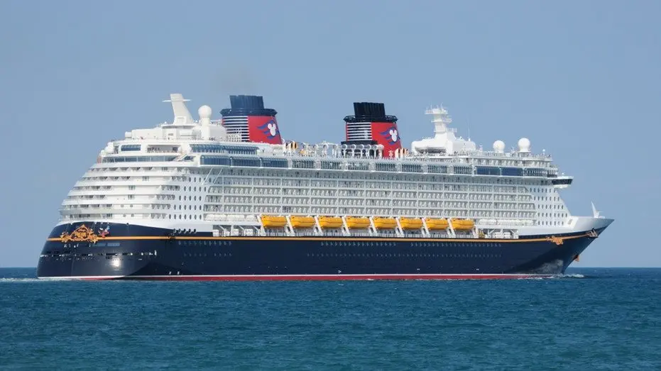 disney-cruise-ship_istock-458114557891369
