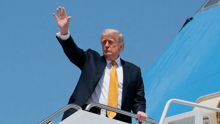 trump-departs-china377753