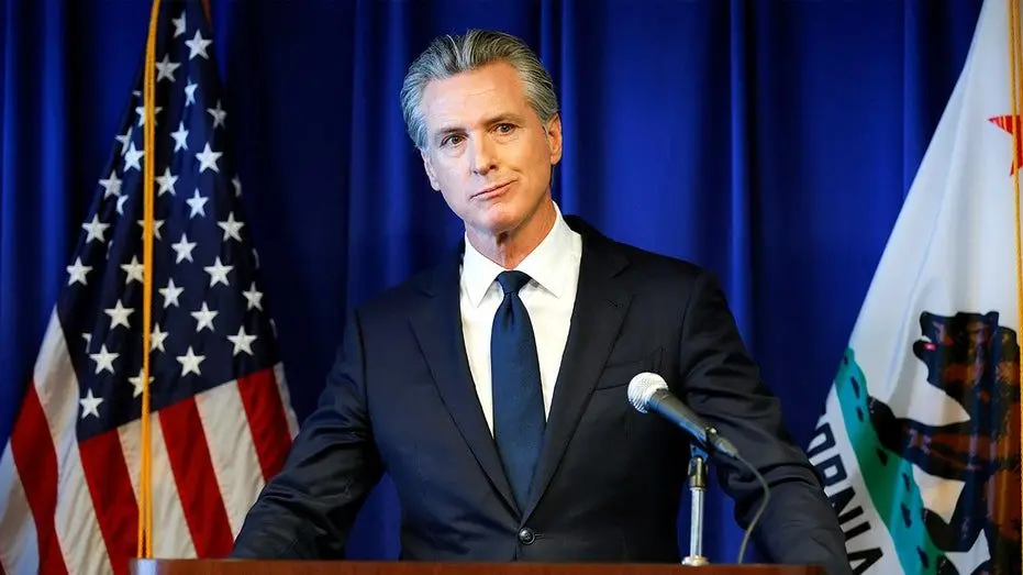 gavin-newsom-podium385744