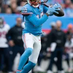 Chiefs acquiring new weapon for Mahomes trading for WR Deandre Hopkins from Titans