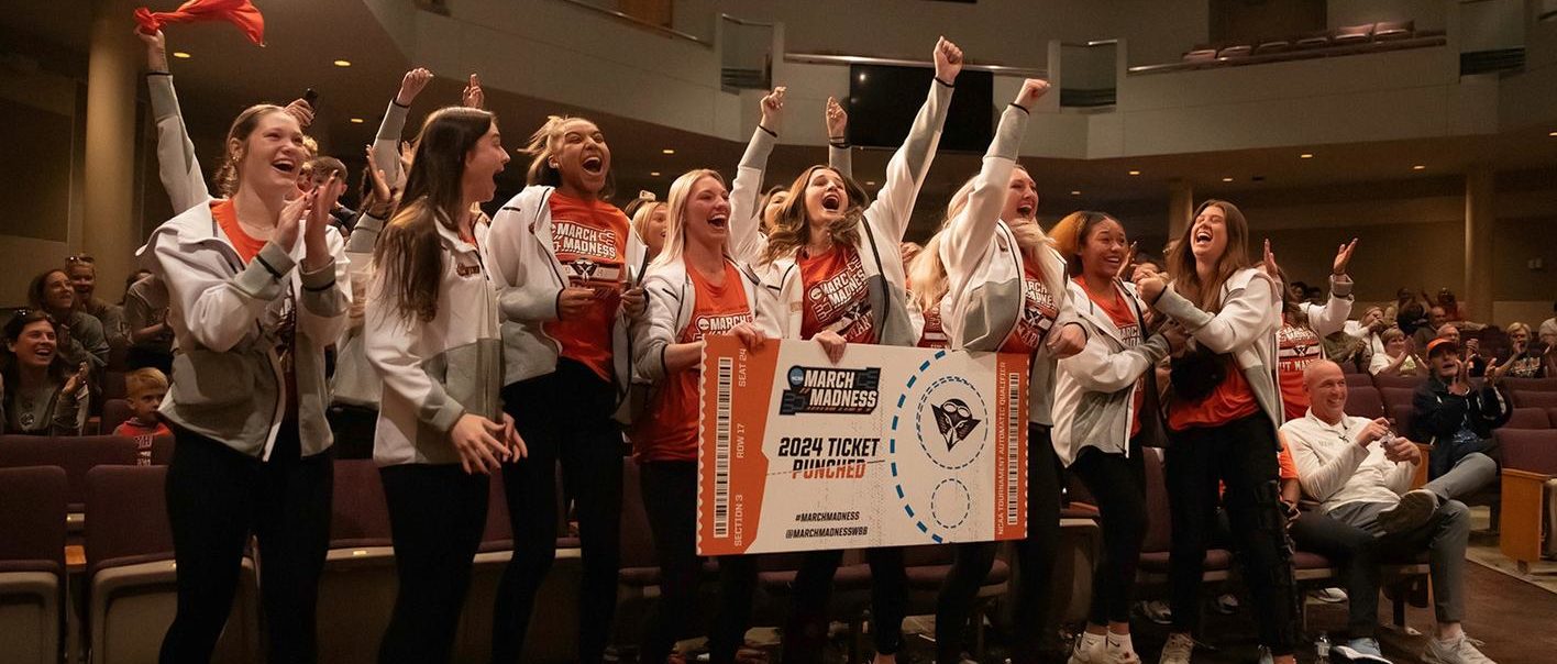 ut-martin-girls-ticket-puche