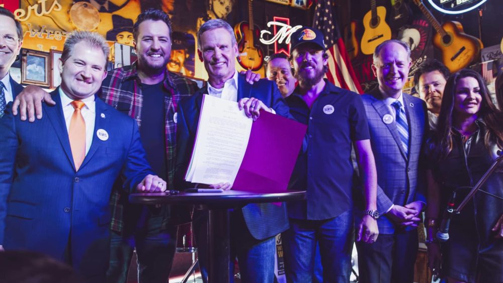 gov-signing-ai