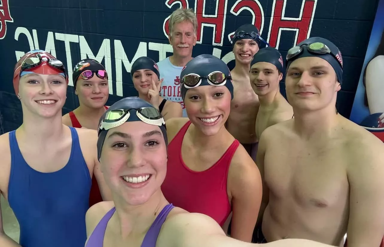 hchs-swim-team-better