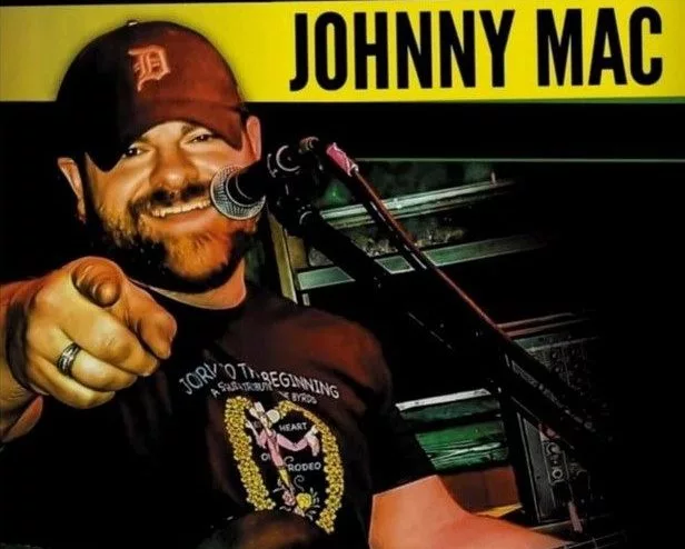 eiffel-t-johnny-mac