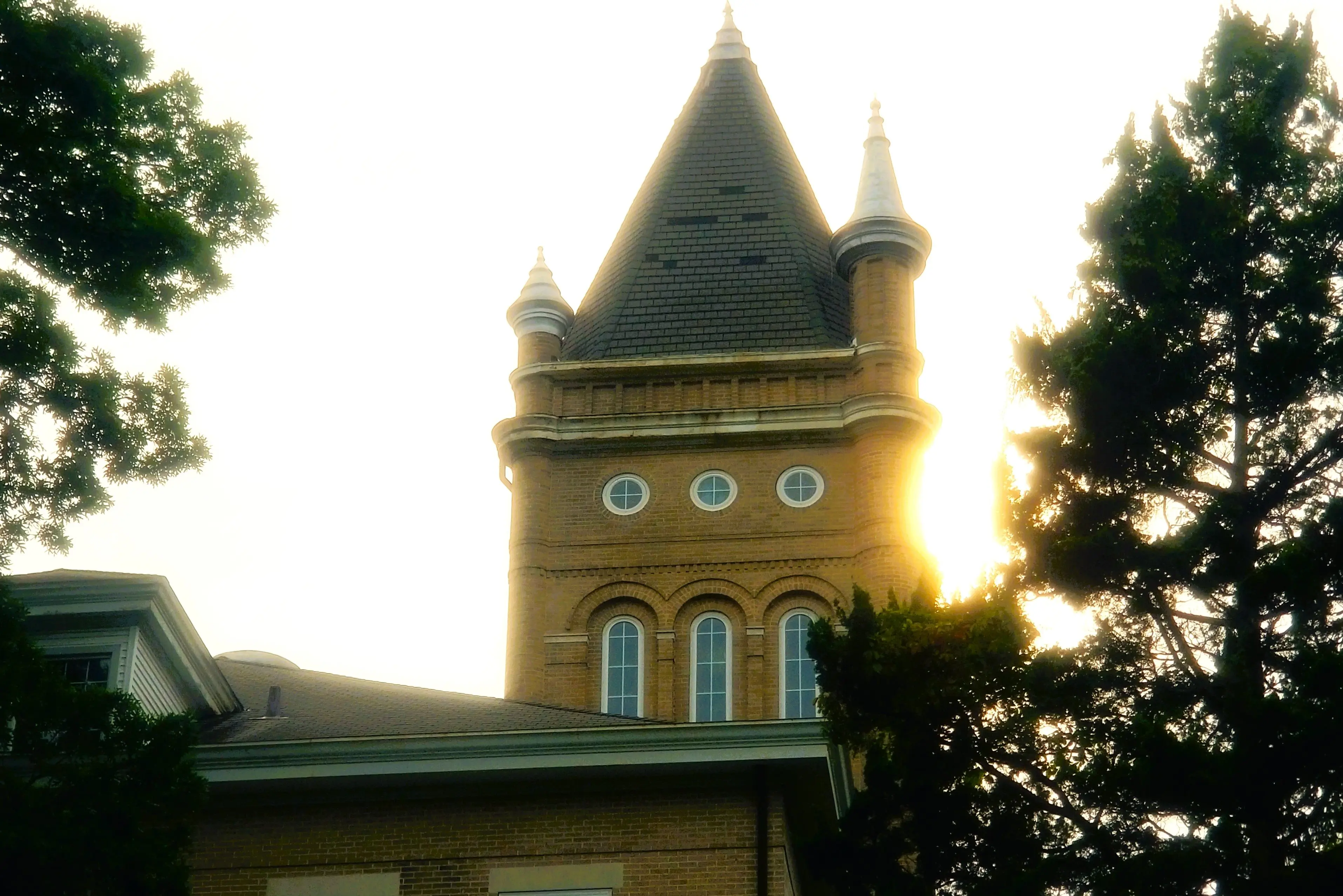 grove-tower-w-sun