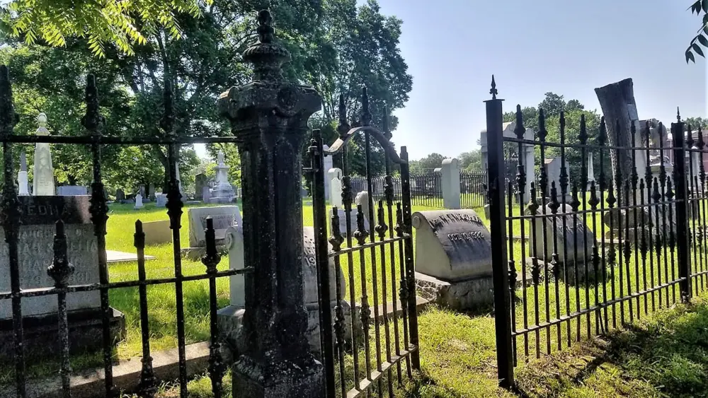 city-cemetery-gate-open