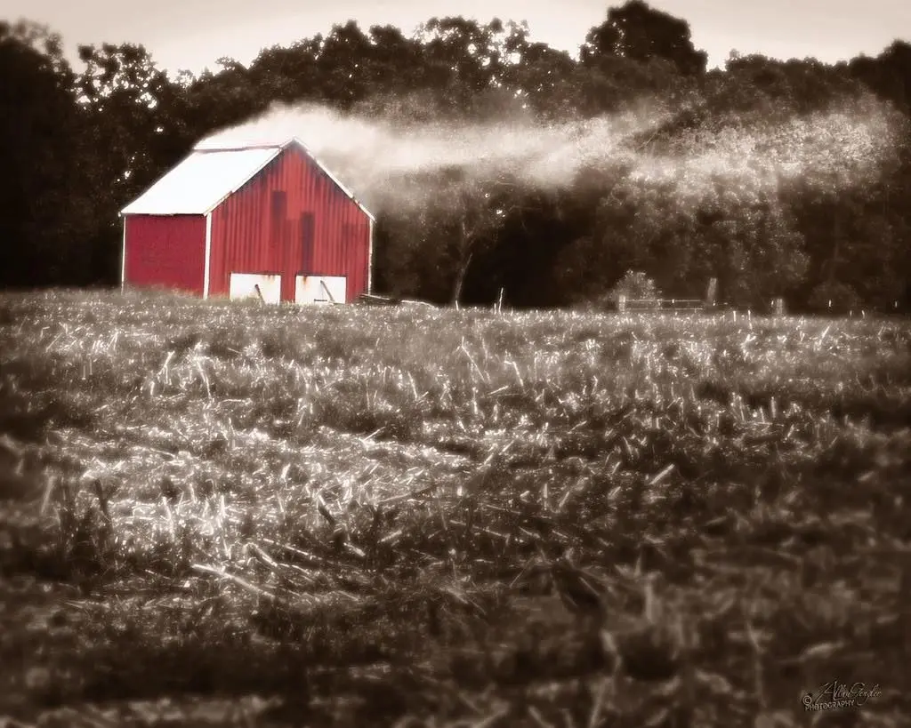 callow-co-tobacco-barn-callow-co-pic