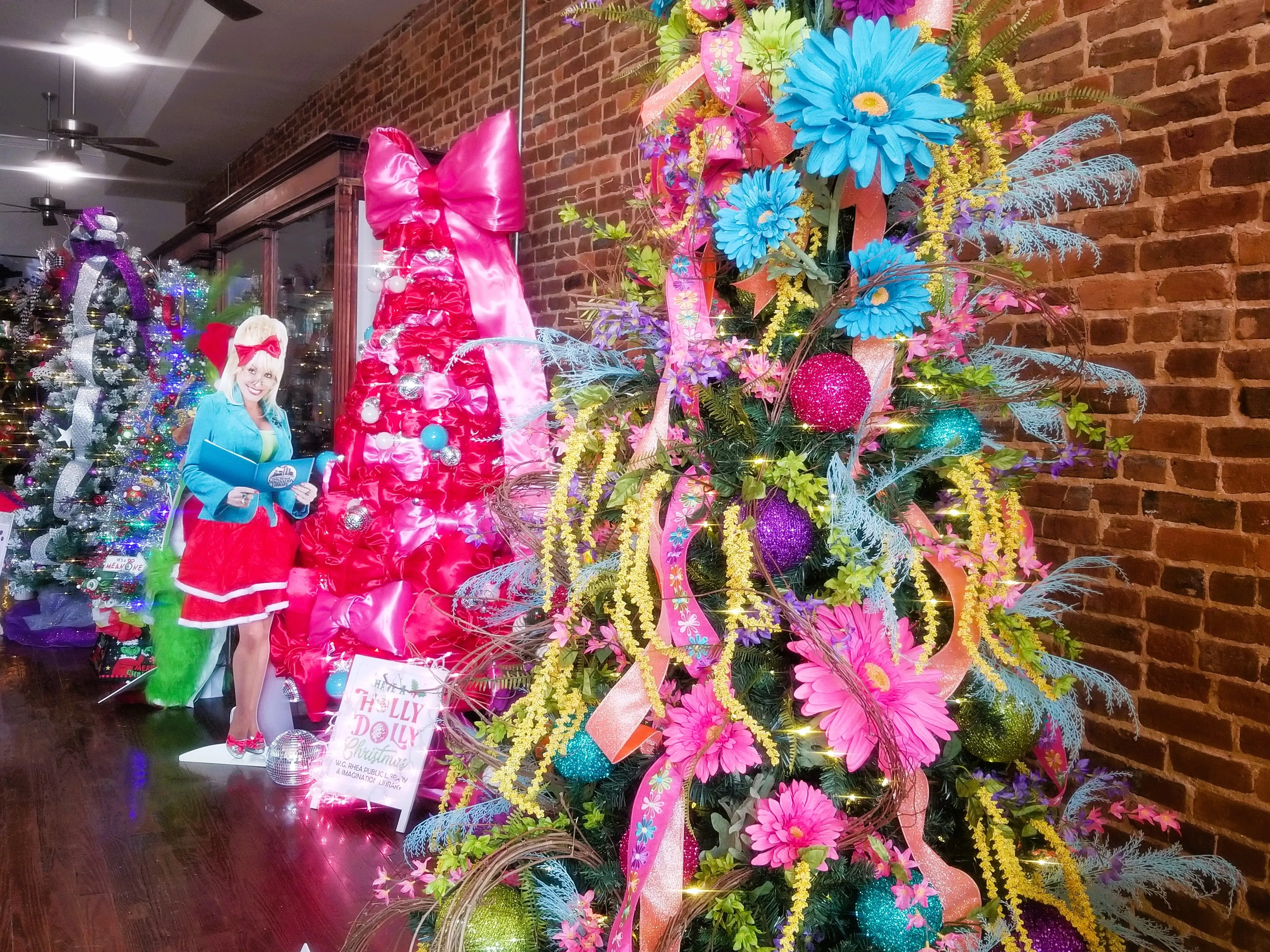 fest-trees-24-dolly-and-other-2