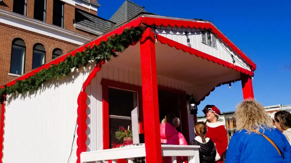 north-mrs-claus-and-cth