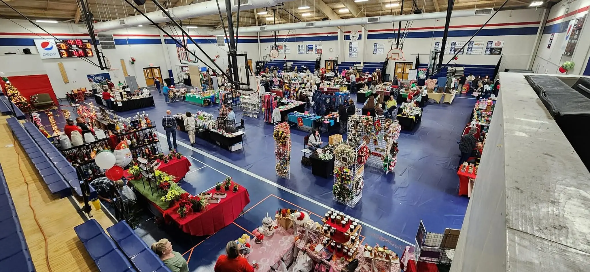 holly-jolly-lakewood-pic