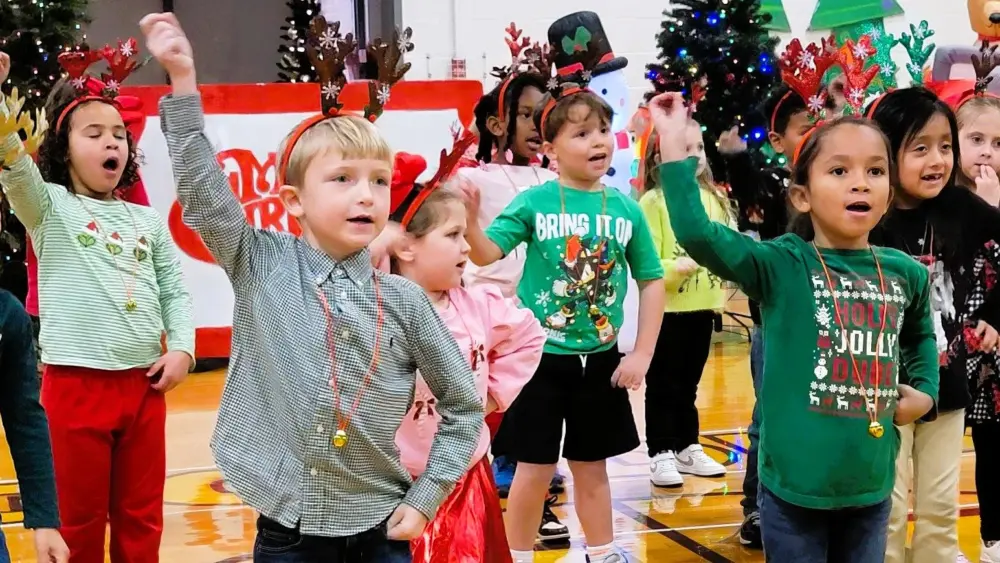 uc-k-voices-christmas-2025-3