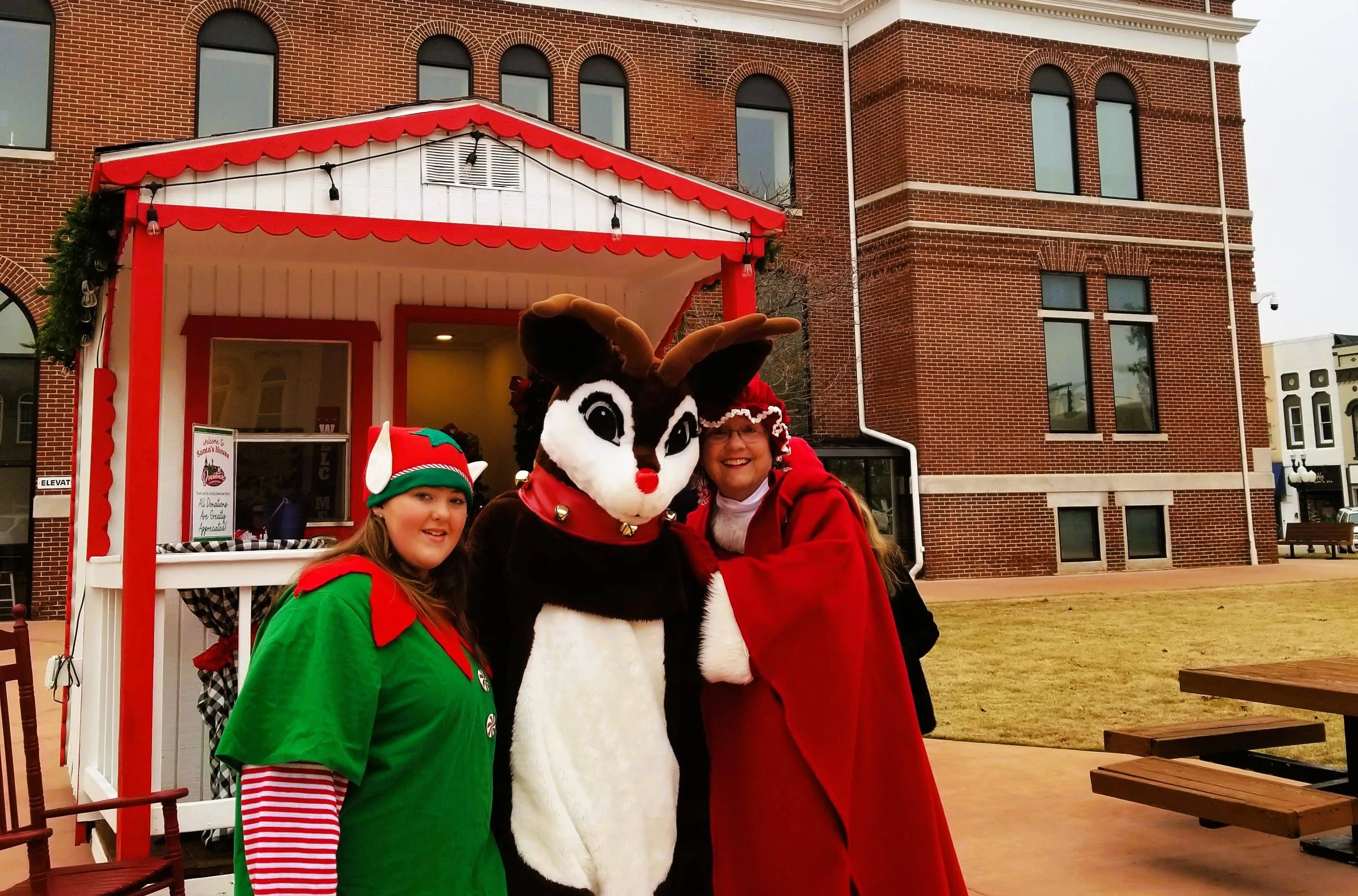 mrs-claus-rudolph-elf-cth