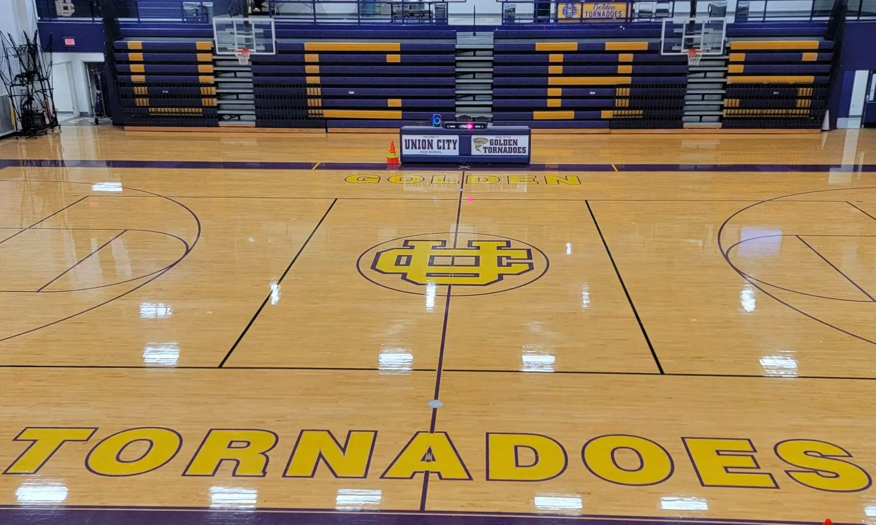 uchs-basketball-logo