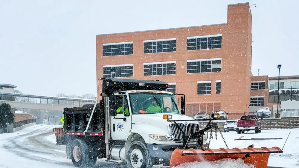 city-paris-plow-behind-hospital