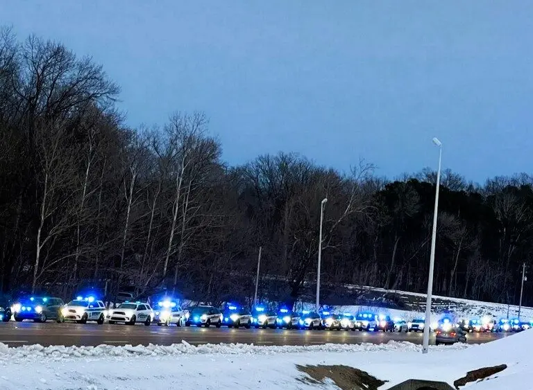 derrick-bonham-sea-of-blue-by-josh-3