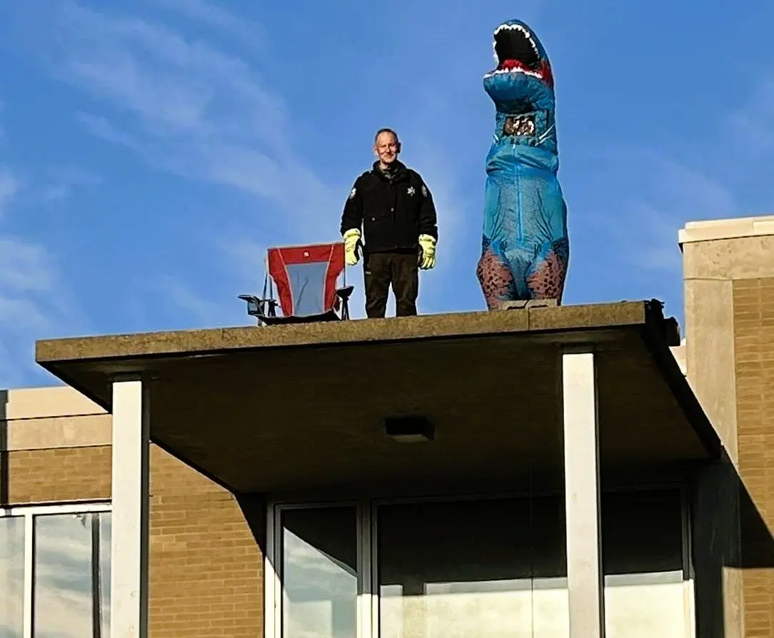 stew-co-frankie-on-roof