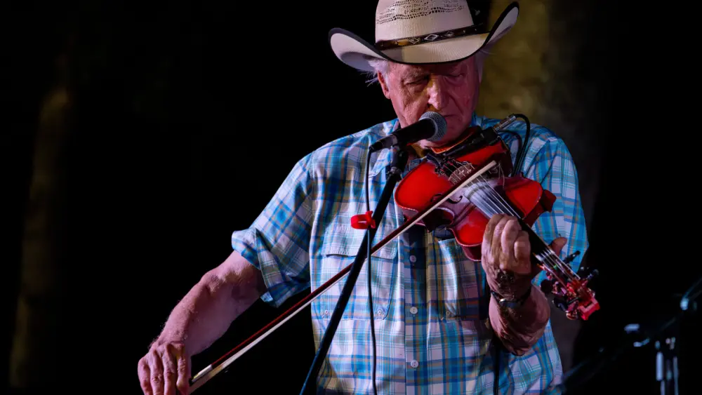 wayne-jerrolds-performing-photo