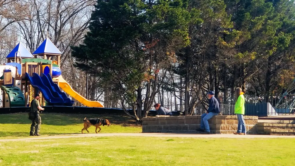 k9s-eiffel-t-park-tracking