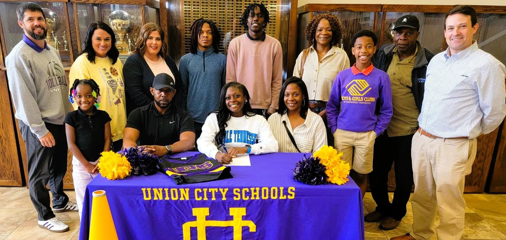 ervin-signs-with-mtsu-for-cheer-stunt