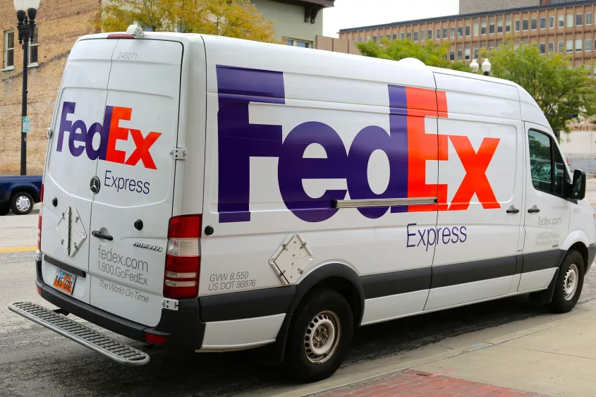 fedex-truck