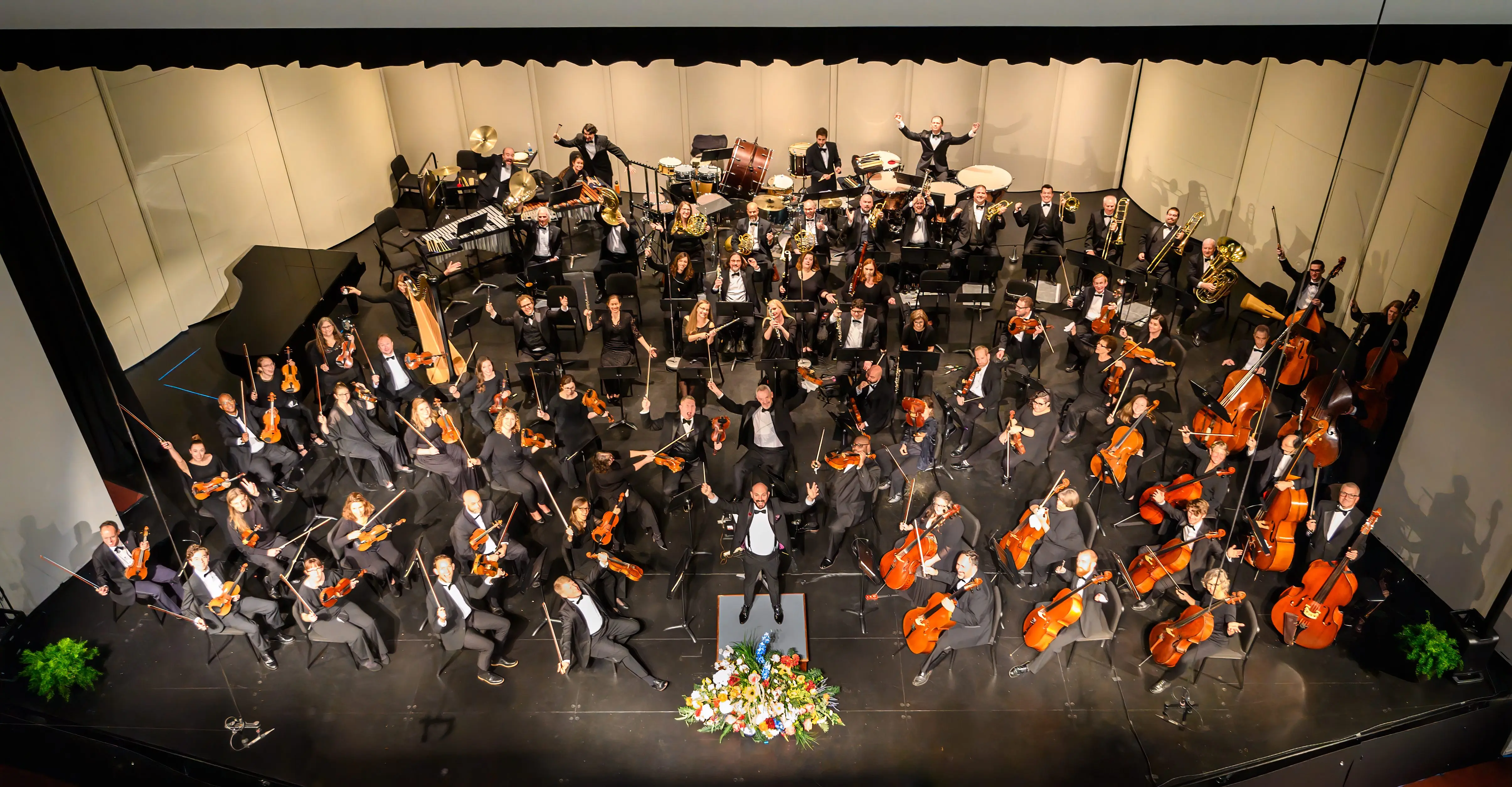 western-piedmont-symphony_music-director-matthew-troy-credit-tom-devlin-photography-elemental