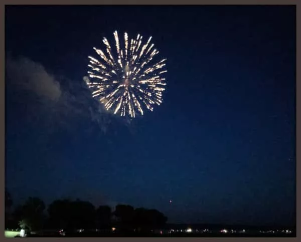 mil-fireworks-at-kenlake-marina-photo-provided-by-daniel-willett