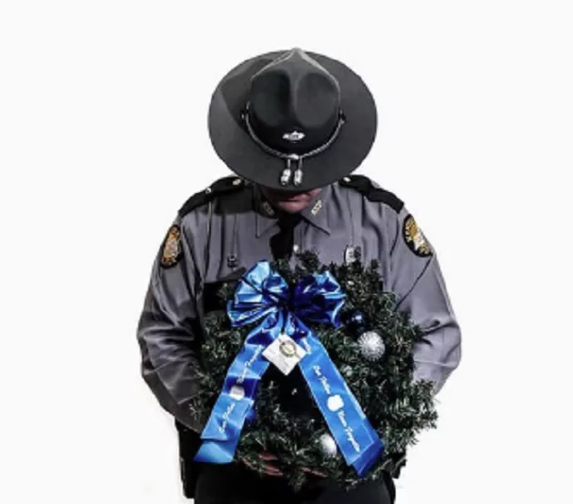 natl-christmas-wreath-program-honors-fallen-ksp-troopers