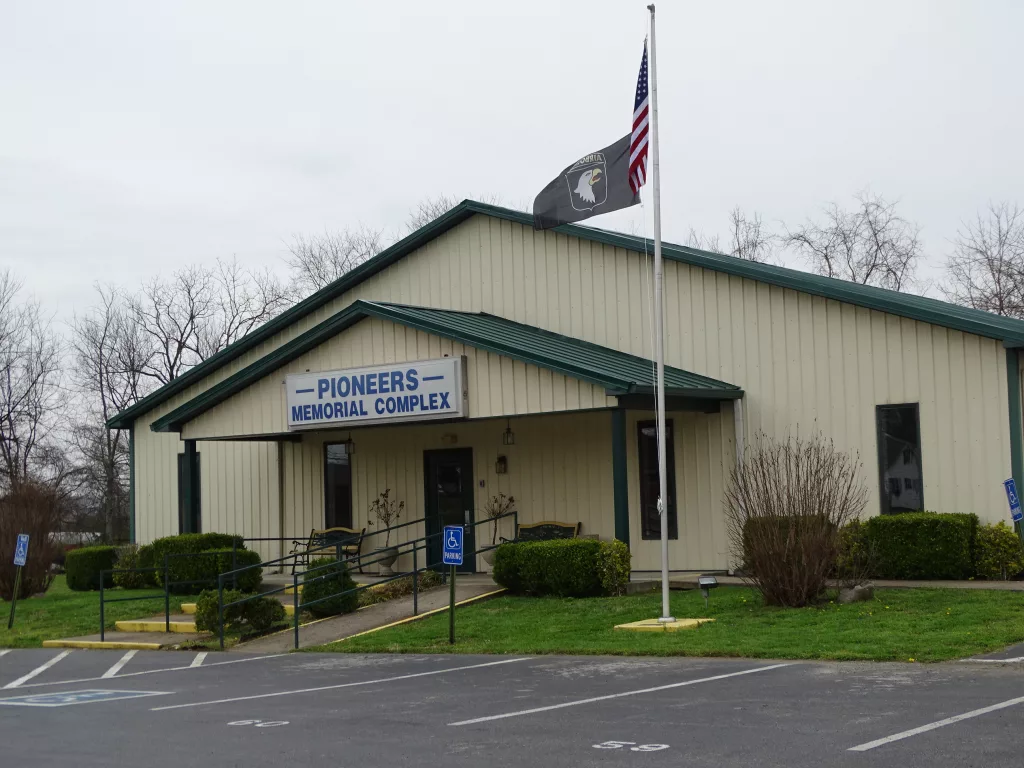 hopkinsville-pioneers-building