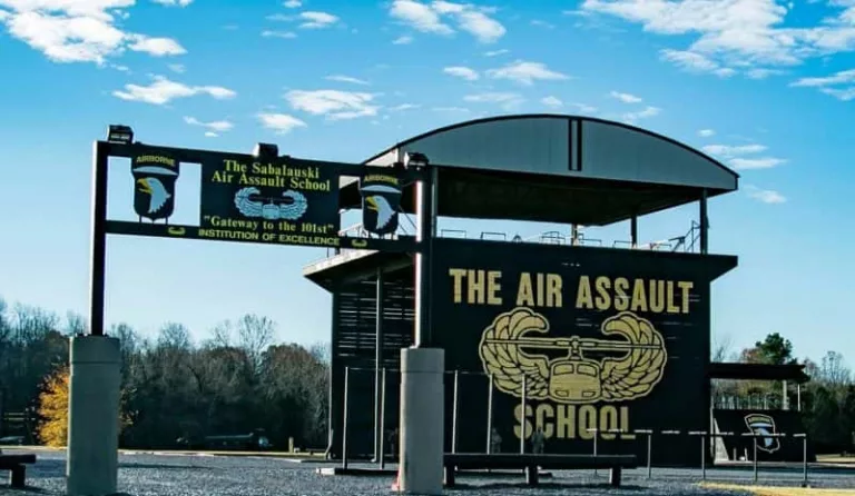 101st-airborne-division-sabalauski-air-assault-school-e1551799940671