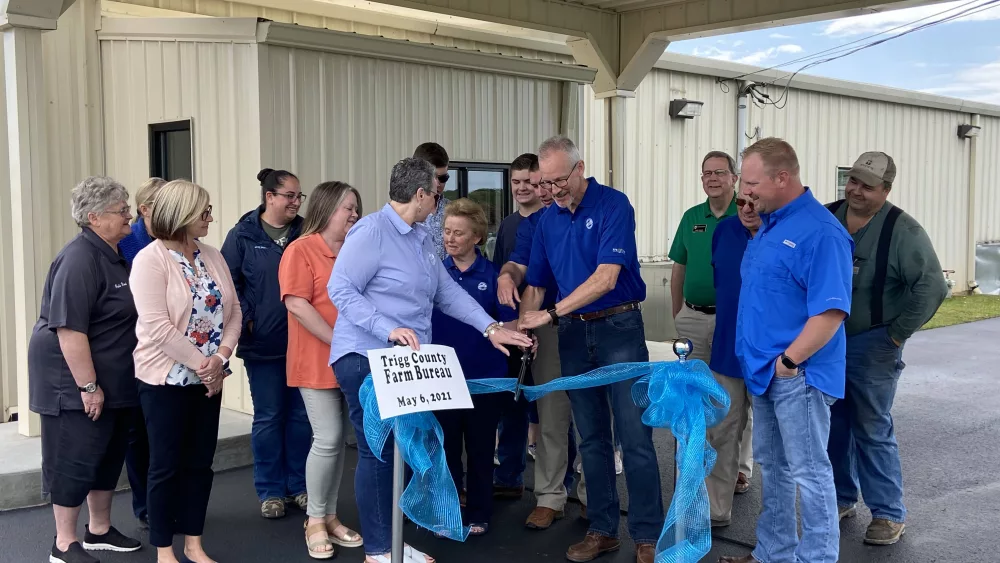 trigg-county-farm-bureau-ribbon-cutting-2