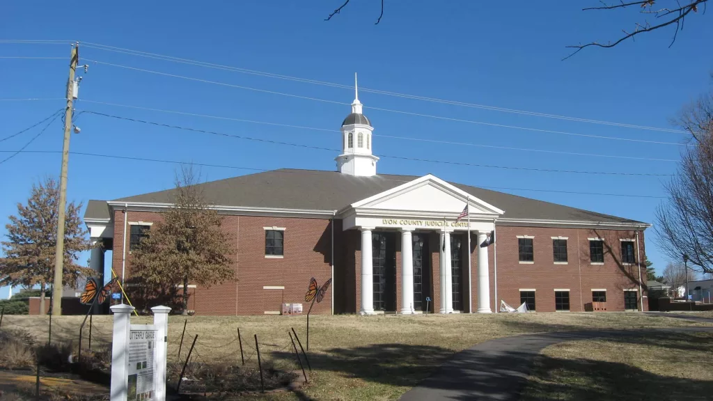 lyon_county_courthouse_eddyville