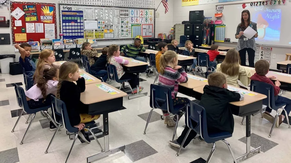 teachers-bringing-hats-to-stduents-1