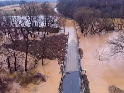 3-9-hal-fennell-bridge-flood