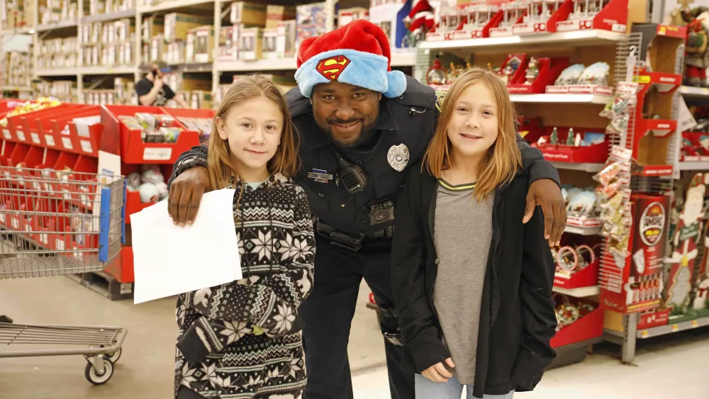 clarksville-police-shopping-3