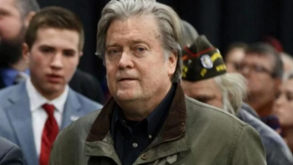 cbsn-fusion-steve-bannon-is-trying-to-get-back-on-president-trumps-good-side-thumbnail-1477785-640x360