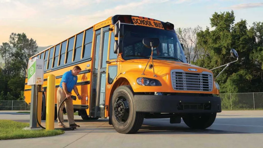 thomas-built-buses-saf-t-liner-c2-jouley