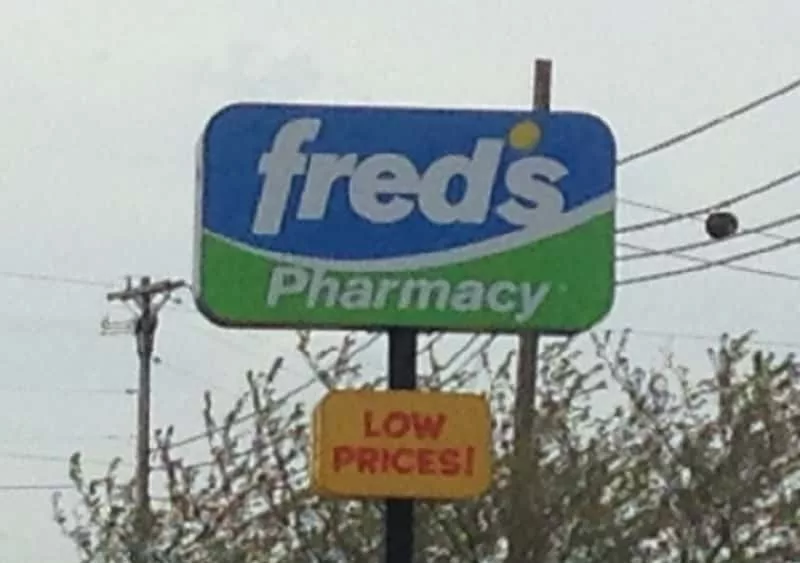 04-11-19-freds-signage