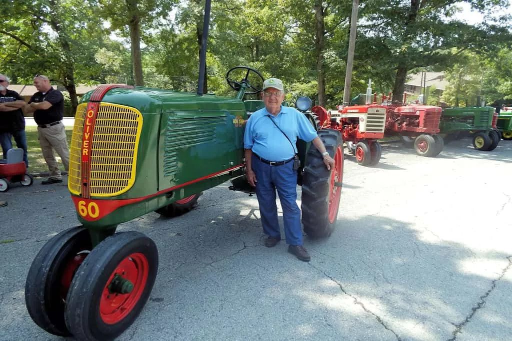 antique-tractor-drive-2018-21-2