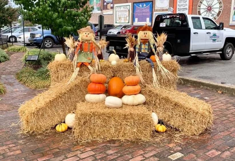 10-15-19-hoptown-fall-decorations